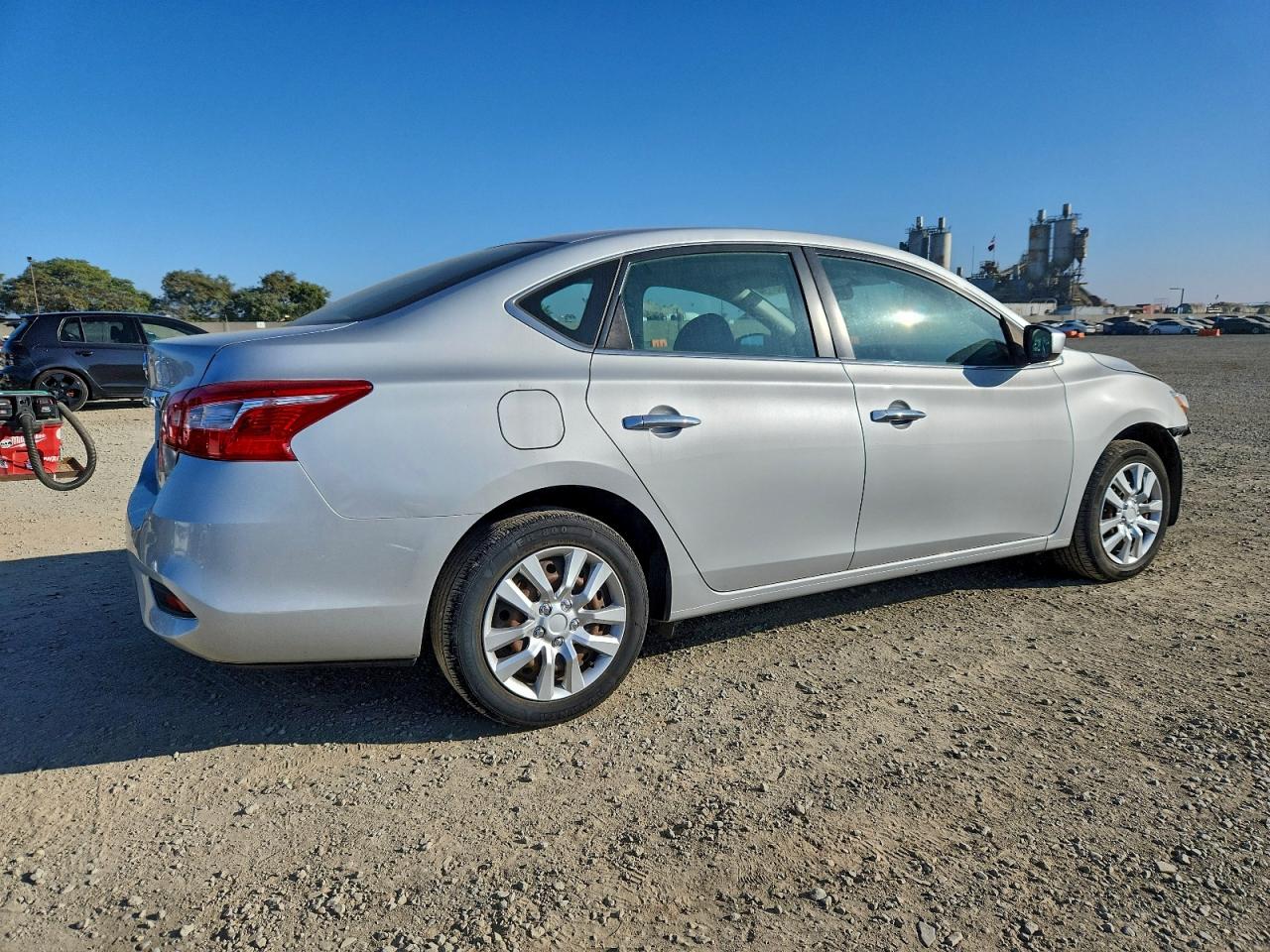 Nissan Sentra S Image 12