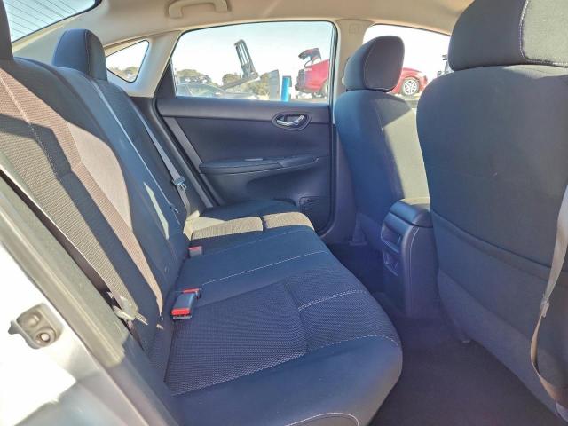 Nissan Sentra S Image 10