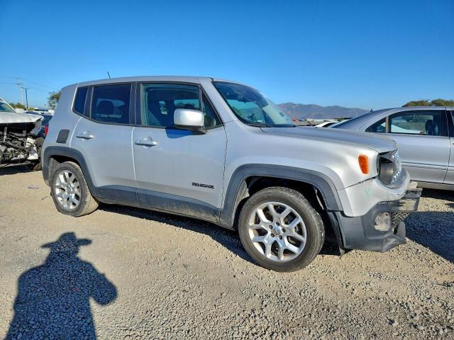 Jeep Renegade Latitude Image 3