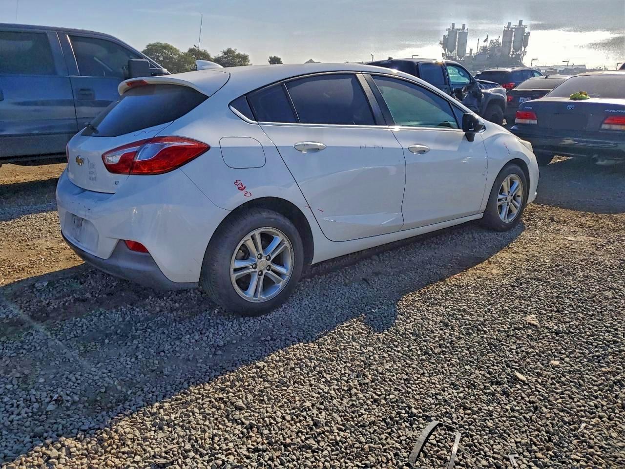 Chevrolet Cruze Lt Image 2