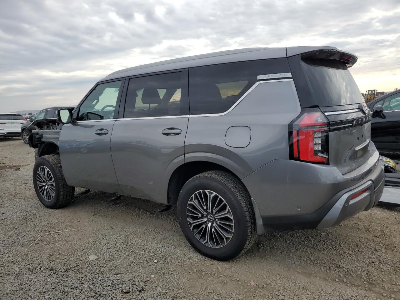 Nissan Armada Sl Image 2