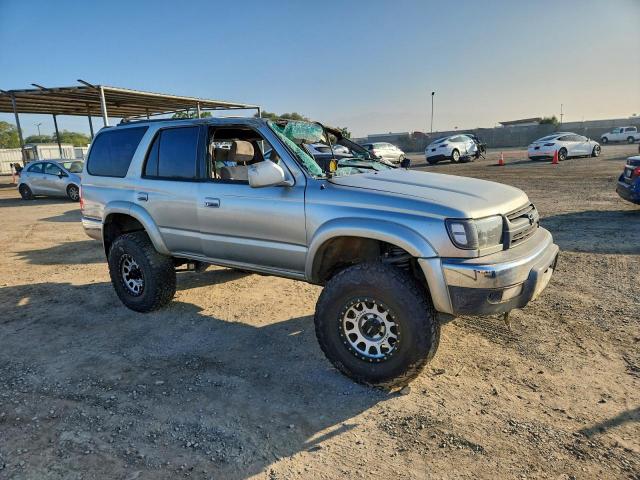 Toyota 4Runner Sr5 Image 3