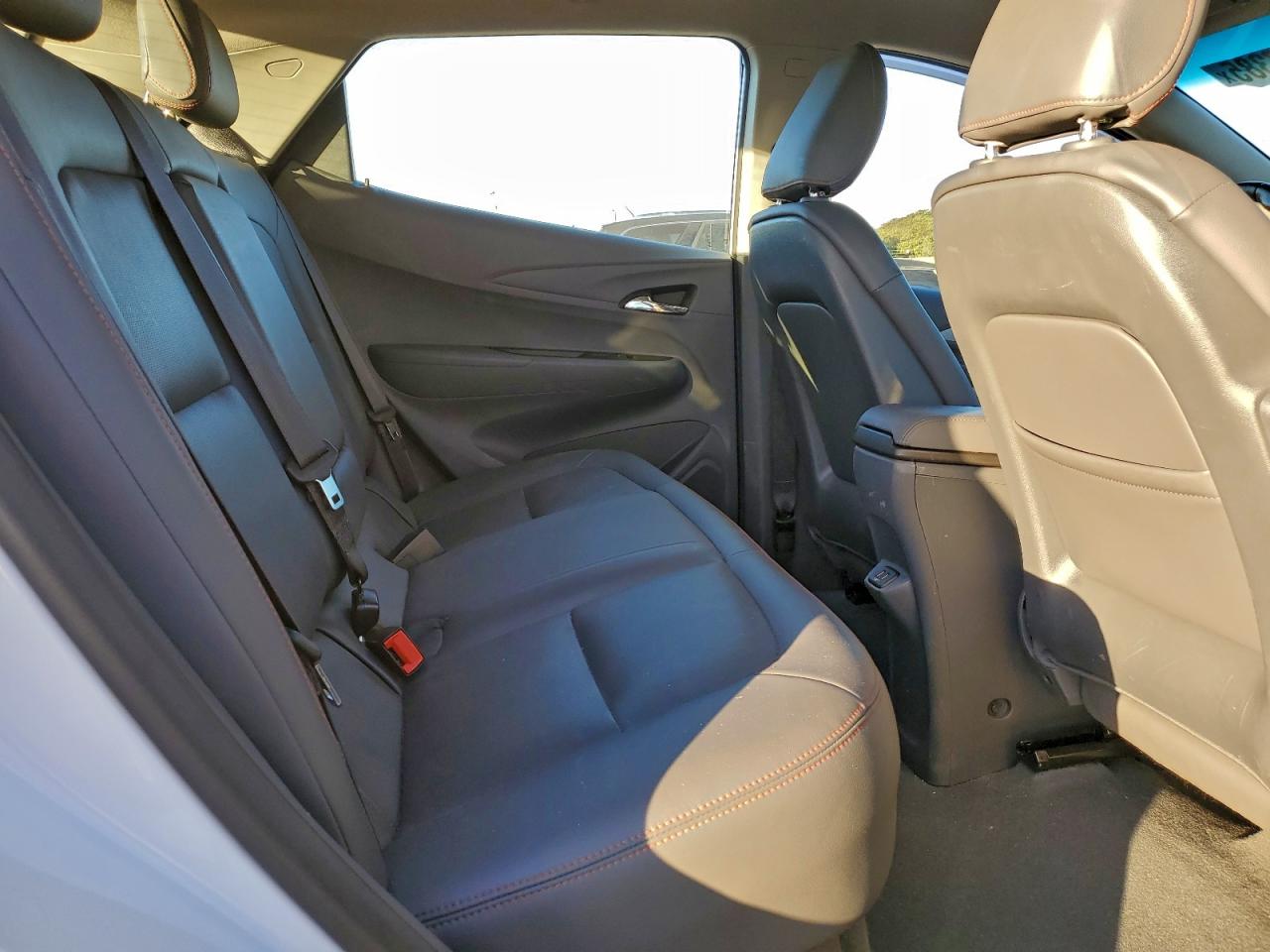 Chevrolet Bolt Premier Image 6