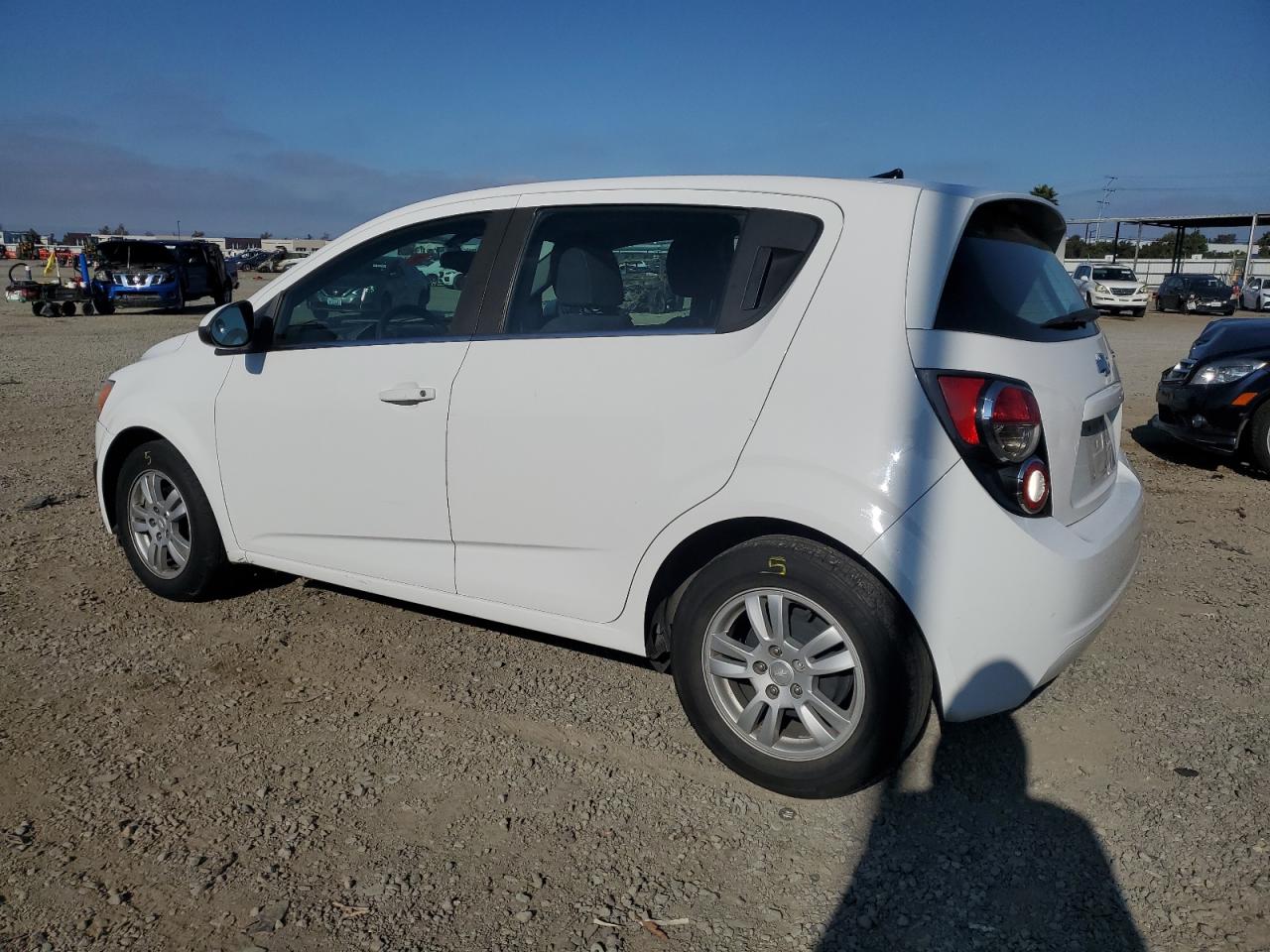 Chevrolet Sonic Lt Image 2