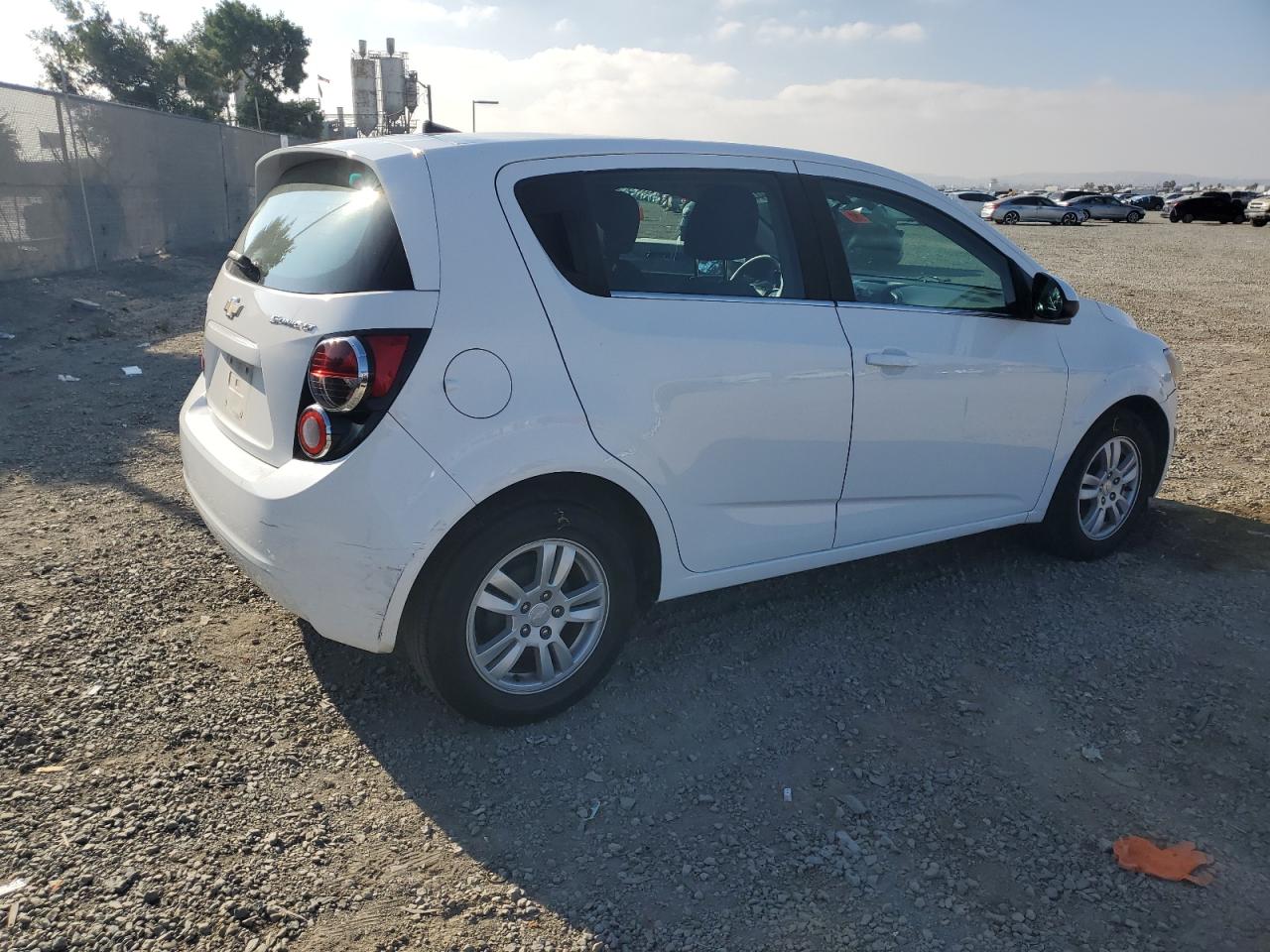 Chevrolet Sonic Lt Image 3