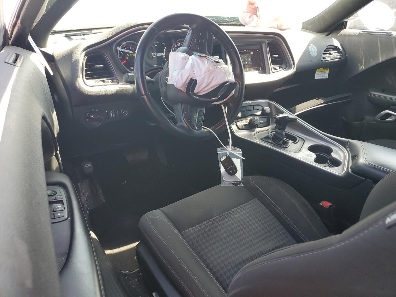 Dodge Challenger Sxt Image 3